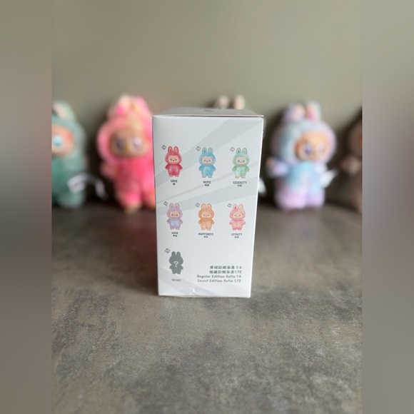 Labubu “Big Into Energy” Luck - Picture 2 of 6